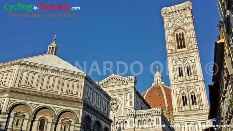 Italy, Tuscany, Florence, Duomo Cathedral, cycling bike tours